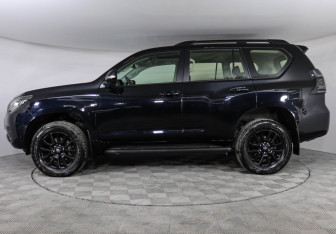Подержанный автомобиль Toyota Land Cruiser Prado 2022 года (8 фото)