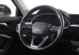 Подержанный автомобиль Audi Q3 Sportback 2020 года (14 фото)