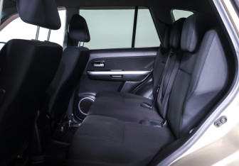 Подержанный автомобиль Suzuki Grand Vitara 2010 года (11 фото)