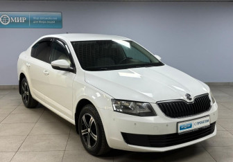 Подержанный автомобиль Skoda Octavia Liftback 2017 года (3 фото)