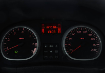 Подержанный автомобиль Renault Duster 2014 года (7 фото)