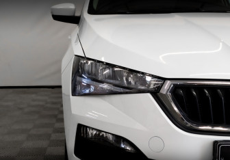 Подержанный автомобиль Skoda Rapid Liftback 2021 года (17 фото)