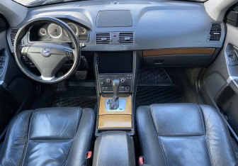 Подержанный автомобиль Volvo XC90 2014 года (10 фото)