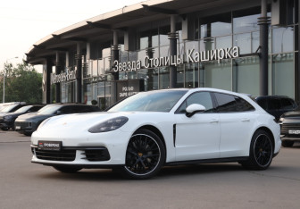 Подержанный автомобиль Porsche Panamera Wagon 2018 года (31 фото)