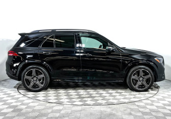 Подержанный автомобиль Mercedes-Benz GLE 2023 года (5 фото)