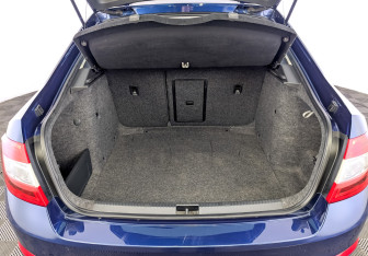 Подержанный автомобиль Skoda Octavia Liftback 2015 года (10 фото)