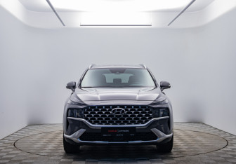 Подержанный автомобиль Hyundai Santa Fe 2021 года (2 фото)