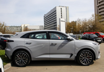 Подержанный автомобиль Changan UNI-K 2024 года (3 фото)