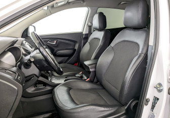 Подержанный автомобиль Hyundai ix35 2014 года (20 фото)