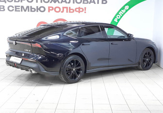 Подержанный автомобиль Changan UNI-V 2024 года (4 фото)