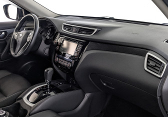 Подержанный автомобиль Nissan X-Trail 2017 года (13 фото)