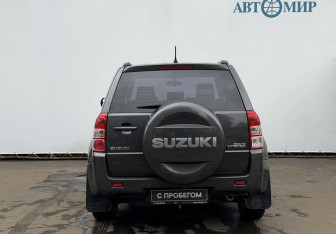 Подержанный автомобиль Suzuki Grand Vitara 2013 года (7 фото)