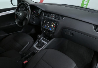 Подержанный автомобиль Skoda Octavia Liftback 2014 года (8 фото)