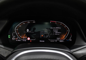 Подержанный автомобиль BMW X7 2021 года (15 фото)