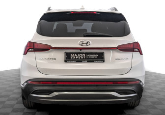 Подержанный автомобиль Hyundai Santa Fe 2022 года (6 фото)