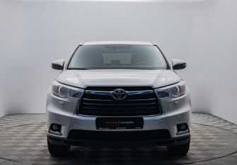 Подержанный автомобиль Toyota Highlander 2013 года (8 фото)