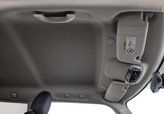 Подержанный автомобиль MINI Hatch 2016 года (22 фото)