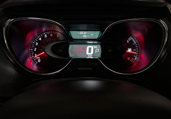 Подержанный автомобиль Renault Kaptur 2017 года (18 фото)