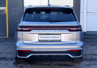 Подержанный автомобиль Geely Monjaro 2023 года (6 фото)