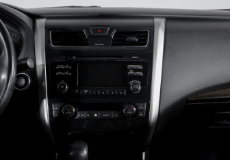 Подержанный автомобиль Nissan Teana 2015 года (13 фото)