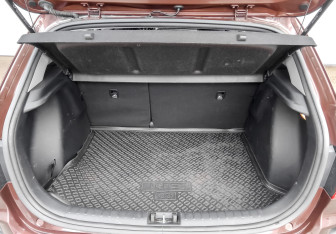 Подержанный автомобиль Kia Rio Hatchback 2021 года (10 фото)