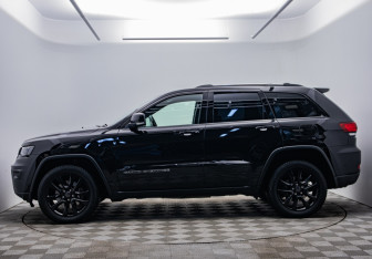 Подержанный автомобиль Jeep Grand Cherokee 2020 года (8 фото)