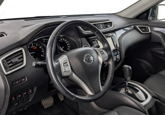 Подержанный автомобиль Nissan X-Trail 2015 года (15 фото)
