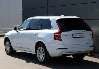 Подержанный автомобиль Volvo XC90 2017 года (7 фото)
