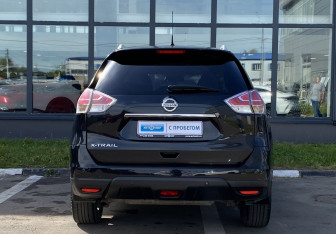 Подержанный автомобиль Nissan X-Trail 2016 года (6 фото)