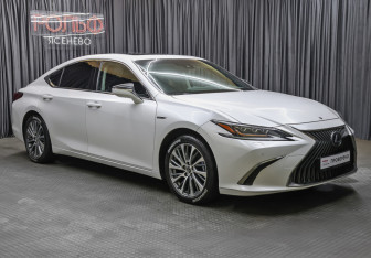Подержанный автомобиль Lexus ES 2019 года (3 фото)