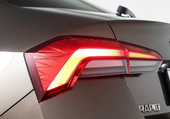 Подержанный автомобиль Skoda Rapid Liftback 2020 года (8 фото)