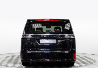 Подержанный автомобиль Voyah Dream 2023 года (6 фото)