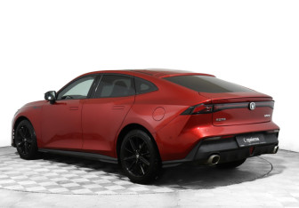 Подержанный автомобиль Changan UNI-V 2023 года (7 фото)