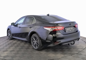 Подержанный автомобиль Toyota Camry Sedan 2021 года (7 фото)