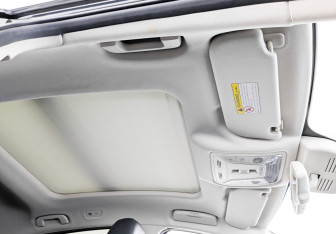 Подержанный автомобиль Hongqi H5 2022 года (22 фото)