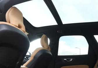 Подержанный автомобиль Volvo XC60 2020 года (23 фото)