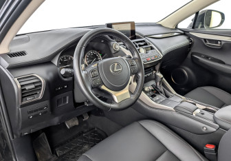 Подержанный автомобиль Lexus NX 2021 года (16 фото)