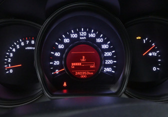 Подержанный автомобиль Kia Ceed Hatchback 2015 года (10 фото)