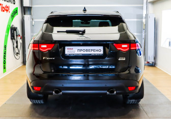Подержанный автомобиль Jaguar F-Pace 2019 года (5 фото)