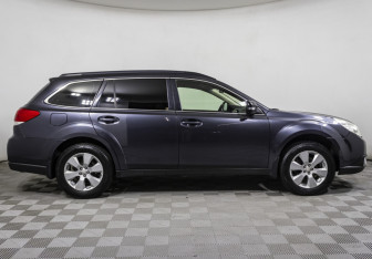 Подержанный автомобиль Subaru Outback Wagon 2010 года (4 фото)