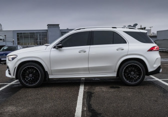 Подержанный автомобиль Mercedes-Benz GLE 2019 года (12 фото)
