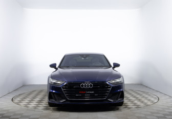Подержанный автомобиль Audi A7 2021 года (2 фото)