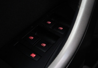 Подержанный автомобиль Opel Astra Hatchback 2010 года (14 фото)