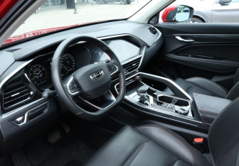 Подержанный автомобиль Geely Tugella 2022 года (13 фото)