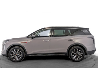 Новый Hongqi HS7 2025 (3 фото)