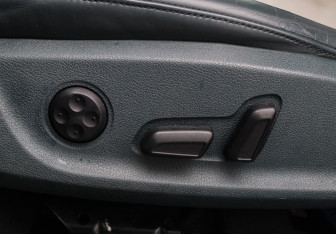 Подержанный автомобиль Audi A5 Coupe 2009 года (12 фото)