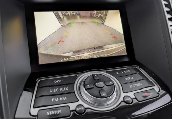 Подержанный автомобиль Infiniti QX70 2015 года (27 фото)