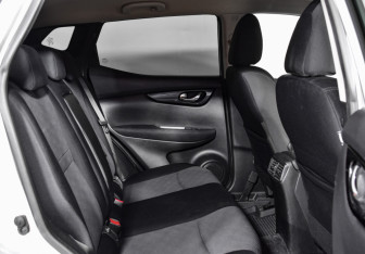 Подержанный автомобиль Nissan Qashqai 2017 года (11 фото)
