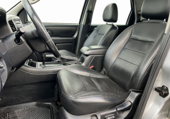 Подержанный автомобиль Ford Maverick 2006 года (10 фото)