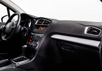 Подержанный автомобиль Citroen C4 Sedan 2014 года (9 фото)